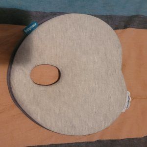 Newborn support pillow